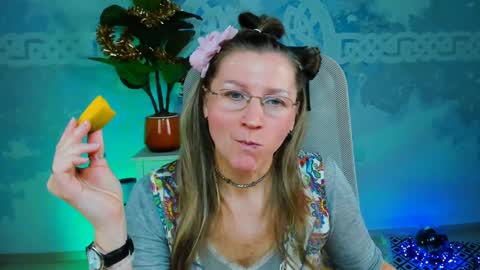 Frida Tander online show from 3, 1, 2025