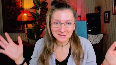 Frida Tander online show from 2, 2, 2025