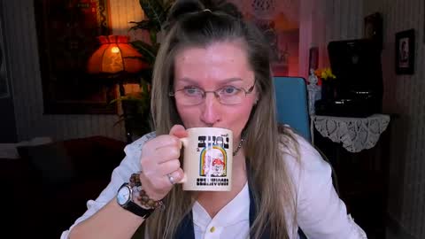 Frida Tander online show from 6, 2, 2025