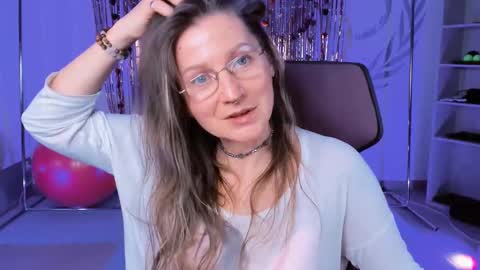 Frida Tander online show from 17, 2, 2025