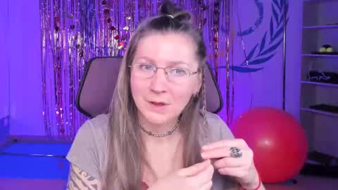 Frida Tander online show from 23, 2, 2025