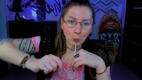 Frida Tander online show from 28, 2, 2025