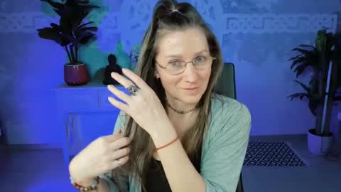 Frida Tander online show from 2, 3, 2025