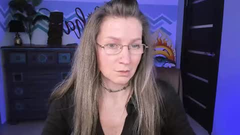 Frida Tander online show from 8, 3, 2025