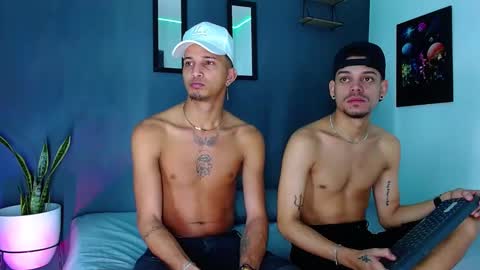 Snapshot of friendsofeverything_ chatting on 2, 12, 2024 Adam y pitter online show from 2, 12, 2024