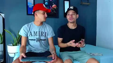 Snapshot of friendsofeverything_ chatting on 22, 12, 2024 Adam y pitter online show from 22, 12, 2024