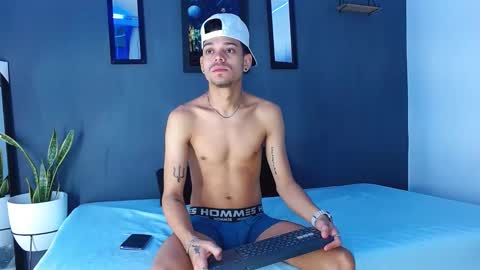 Snapshot of friendsofeverything_ chatting on 24, 12, 2024 Adam y pitter online show from 24, 12, 2024