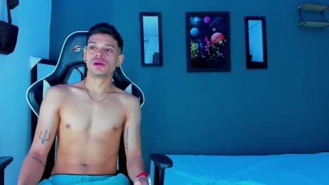 Snapshot of friendsofeverything_ chatting on 5, 3, 2025 Adam y pitter online show from 5, 3, 2025