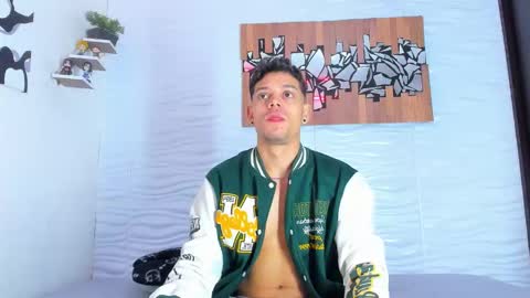 Snapshot of friendsofeverything_ chatting on 12, 9, 2025 Adam y pitter online show from 12, 9, 2025