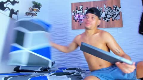 Snapshot of friendsofeverything_ chatting on 18, 9, 2025 Adam y pitter online show from 18, 9, 2025