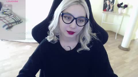 Snapshot of fromsun_forsoul chatting on 11, 2, 2025 Lilith online show from 11, 2, 2025