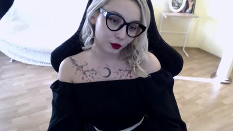 Snapshot of fromsun_forsoul chatting on 28, 2, 2025 Lilith online show from 28, 2, 2025