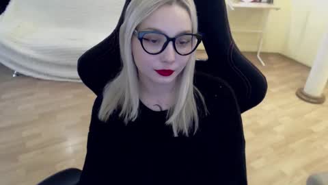 Snapshot of fromsun_forsoul chatting on 3, 3, 2025 Lilith online show from 3, 3, 2025