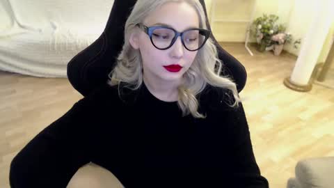 Snapshot of fromsun_forsoul chatting on 12, 3, 2025 Lilith online show from 12, 3, 2025