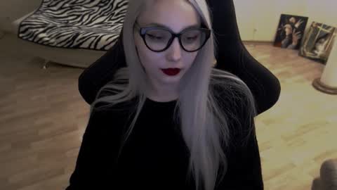 Snapshot of fromsun_forsoul chatting on 8, 10, 2025 Lilith online show from 8, 10, 2025