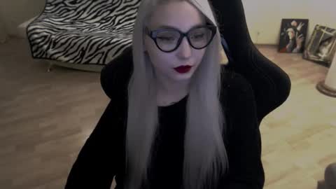 Snapshot of fromsun_forsoul chatting on 9, 10, 2025 Lilith online show from 9, 10, 2025