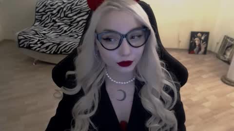 Snapshot of fromsun_forsoul chatting on 30, 10, 2025 Lilith online show from 30, 10, 2025