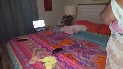 funcoupletofuck online show from 14, 4, 2026