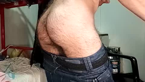 Italian men online show from 3, 3, 2026