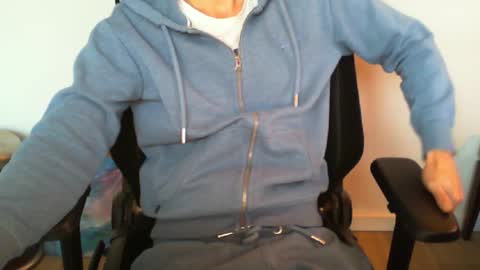 YWhiteNiceMan online show from 29, 9, 2025