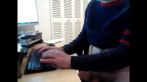 Funtimes3957 online show from 8, 1, 2025