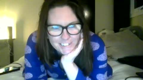 fuzzypeaches87 online show from 24, 3, 2026