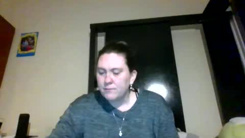 fuzzypeaches87 online show from 5, 4, 2026