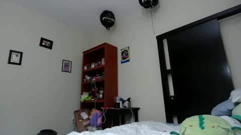 fuzzypeaches87 online show from 15, 5, 2026