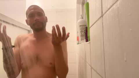 Snapshot of fvvkboyy chatting on 1, 2, 2025 fvvkboyy online show from 1, 2, 2025