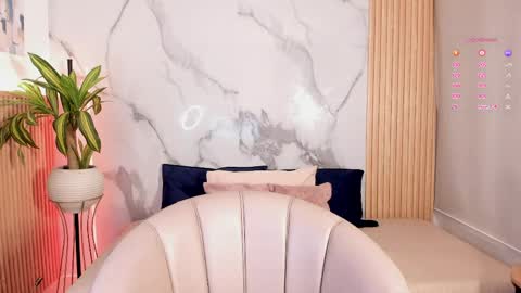   Independent model online show from 27, 5, 2026