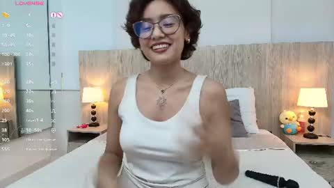 Gabriela Vargas online show from 7, 7, 2026