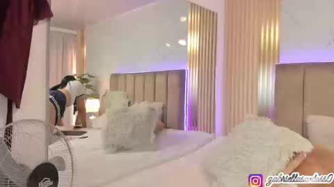 gabriella_santoss online show from 11, 9, 2025