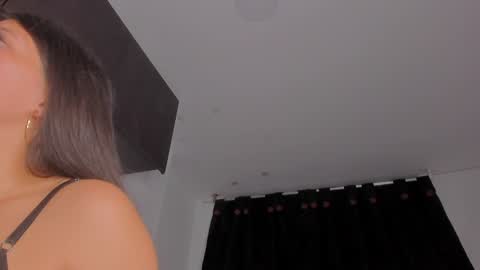 Snapshot of game_with_lesbians_ chatting on 6, 2, 2025 game with lesbians online show from 6, 2, 2025