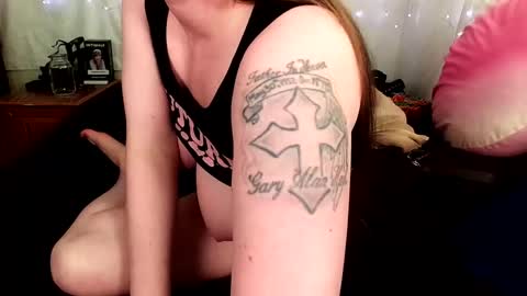 GamerGirlRoxy online show from 25, 4, 2026