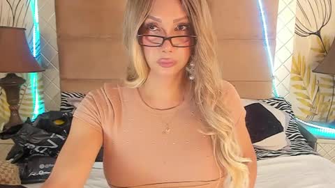 melanny villa online show from 1, 12, 2024