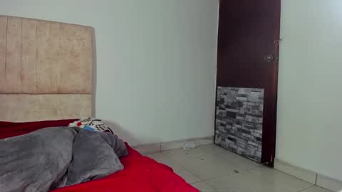 gatita13333321 online show from 6, 2, 2025