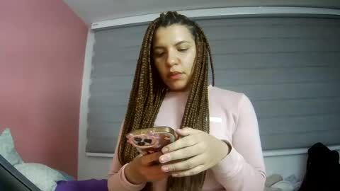 Snapshot of gatubelahotxxx chatting on 18, 6, 2026 gatubelahotxxx online show from 18, 6, 2026