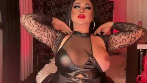 Snapshot of gaylecious chatting on 5, 2, 2025 gayle online show from 5, 2, 2025