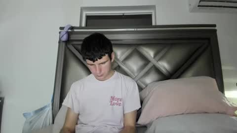 Snapshot of gayndepressed chatting on 1, 2, 2026 Trace online show from 1, 2, 2026