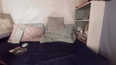 gayrobbin online show from 24, 10, 2025