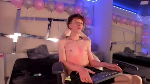 Snapshot of genesis_ask chatting on 8, 11, 2025 Genesis online show from 8, 11, 2025