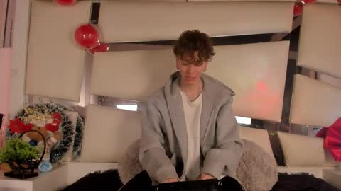 Snapshot of genesis_ask chatting on 23, 12, 2025 Genesis online show from 23, 12, 2025