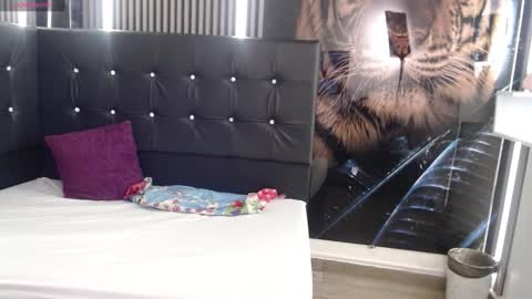 Snapshot of genesisrea__ chatting on 4, 10, 2025 genesisrea__ online show from 4, 10, 2025