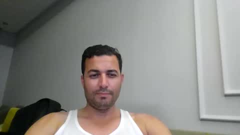 Snapshot of genteldevil chatting on 12, 10, 2025 genteldevil online show from 12, 10, 2025