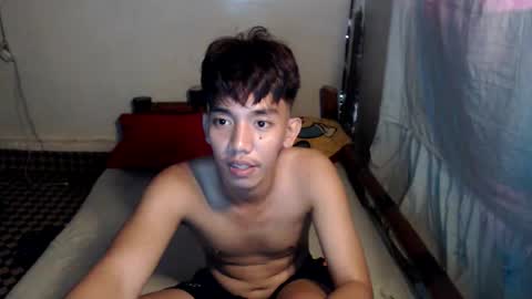 Snapshot of gentlemanlustx chatting on 27, 10, 2025 Rayl online show from 27, 10, 2025