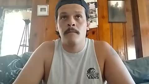 Snapshot of geofferyearlmarsh chatting on 23, 10, 2025 geofferyearlmarsh online show from 23, 10, 2025