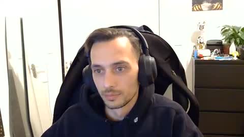 Snapshot of georgek0011 chatting on 5, 10, 2025 georgek0011 online show from 5, 10, 2025