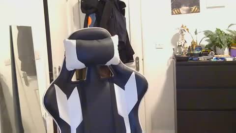 georgek0011 online show from 12, 4, 2026