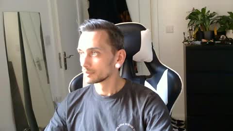 Snapshot of georgek0011 chatting on 19, 6, 2026 georgek0011 online show from 19, 6, 2026