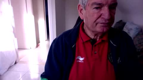 Snapshot of gh1952ma chatting on 18, 12, 2025 Gisse online show from 18, 12, 2025